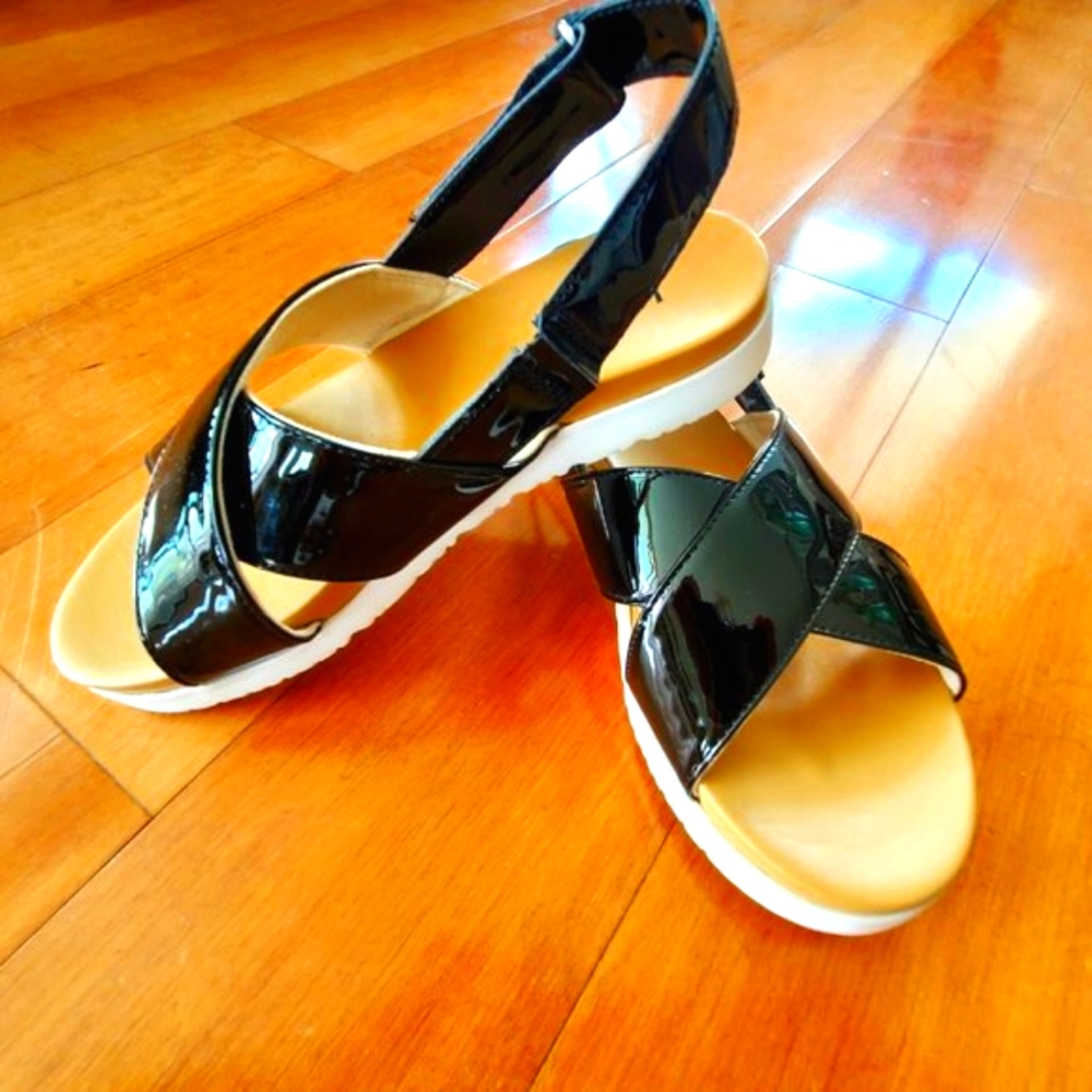 UGG Black  Patent Sandals